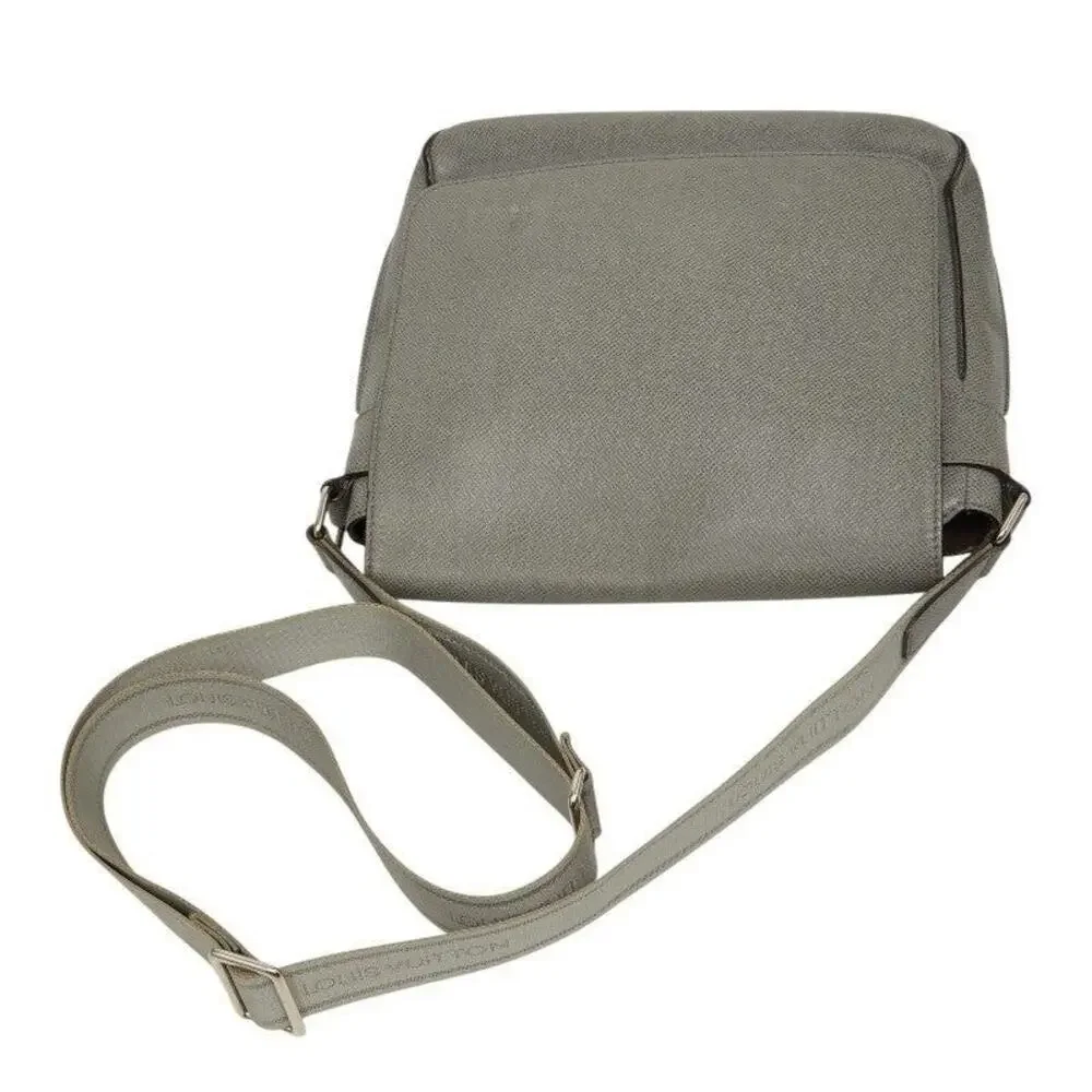 Louis Vuitton Taiga Leather Roman PM Shoulder Bag Glaciar Gray